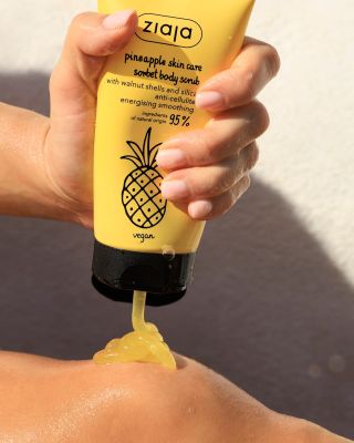 Co potřebuje vaše pokožka? Ananas tělový peeling! 🌿 Jemné čisticí částice účinně odstraní odumřelé kožní buňky, zatímco...