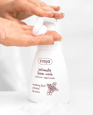 🌸 Objevte jemnou péči pro citlivé partie s pěnovou intimní hygienou – Lotosový květ, Sedmikráska a Brusinka. ✨ Proč je tak...