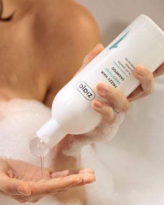 Hledáte šampon, který zklidní krepaté, vlnité nebo kudrnaté vlasy? Vlasové produkty s listy BAOBABU jejich proměnu...